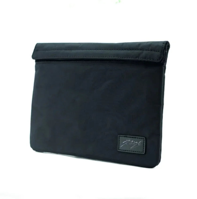 Purize Activated carbon smell proof bag – Medium (1 pc) at Cannabis Clinics Malta