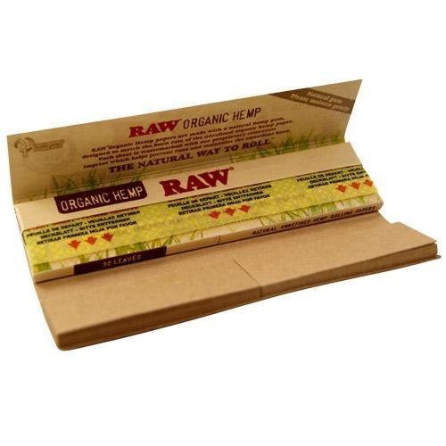 RAW Connoisseur kingsize slim rolling papers + tips